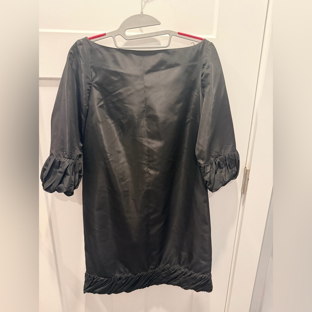Zara Basic Black Shift Dress Women’s M Puff Sleeve Ruched Hem. NEW
!